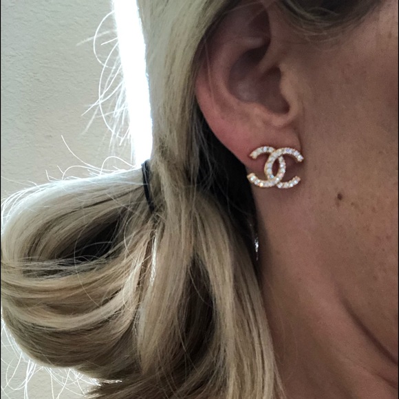 ❌SOLD❌CHANEL 20A Gold & Crystal Stud Logo Earrings - Picture 12 of 13